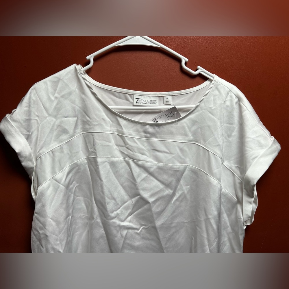 New York & Company Contrast Inset Tee white  ( been sitting in bag & wrinkled)